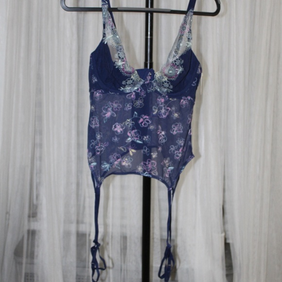 Adore Me.   Purple Floral Lace Corset w/ Leg Straps. Sz. 38C - Picture 4 of 9